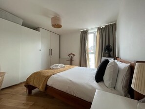 1 soverom, skrivebord, strykejern/-brett og wi-fi