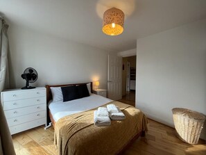 1 bedroom, desk, iron/ironing board, WiFi