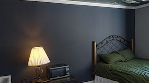 Room - Artsy Coronado Casita, minutes to dtn Phoenix! Explore all Phoenix has to offer! (Phoenix)