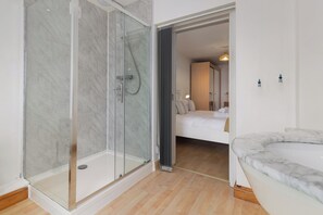 Hair dryer, towels - Glen View - Panoramic Sea Views (Saundersfoot)