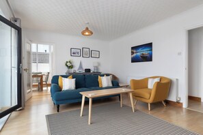 Smart TV, fireplace - Glen View - Panoramic Sea Views (Saundersfoot)