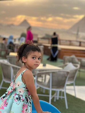 شرفة على السطح