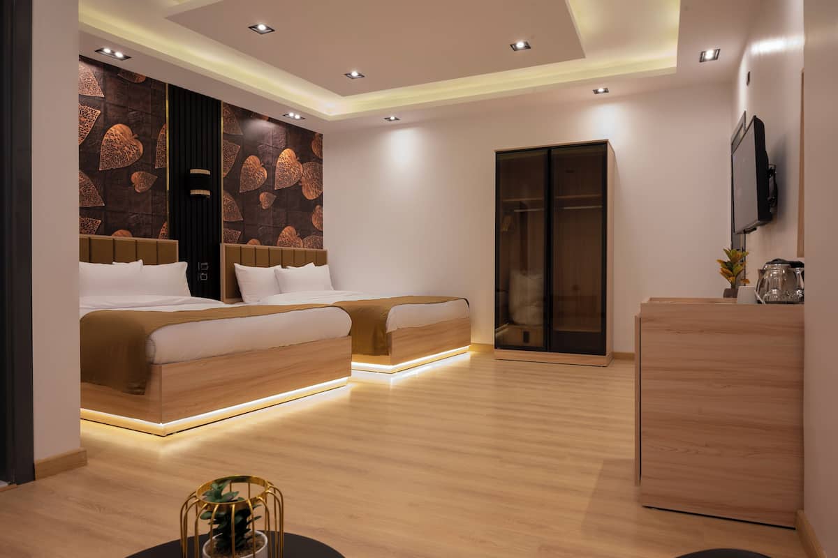 1 bedroom, Egyptian cotton sheets, premium bedding, minibar