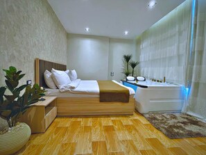 1 bedroom, Egyptian cotton sheets, premium bedding, minibar