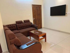 Smart TV - Villa in Pullad, Tiruvalla (Pullad)