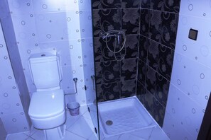 Shower, hair dryer, bidet, towels - Appartement Africain (Agadir)