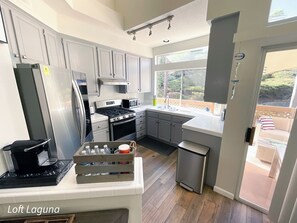 Fridge, microwave, oven, stovetop - Retreat Laguna Lux Loft Close to EVERYTHING (Laguna Niguel)