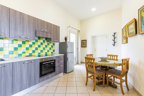 Fridge, oven, stovetop, dishwasher - Dream Terrace on the Gulf (Naples)