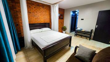 3 chambres, fer et planche Ă repasser, Wi-Fi, draps fournis