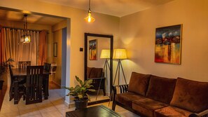 Interior - Luxury At The 3BD Martyr's Villa Unlimited wifi and Netflix  (Kampala)