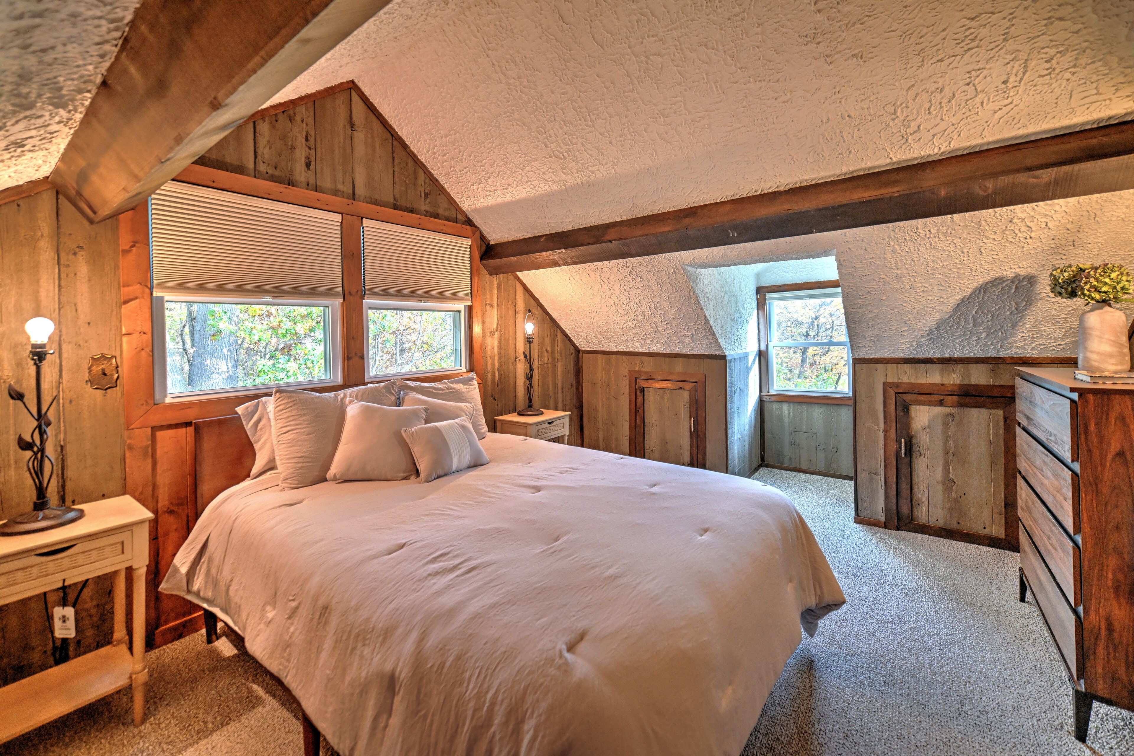 3 bedrooms, desk, iron/ironing board, free WiFi