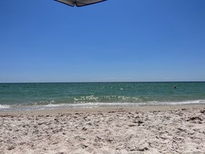 Liegestühle, Strandtücher