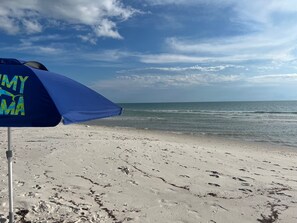 Liegestühle, Strandtücher