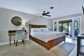 3 室のベッドルーム、デスク、アイロン / アイロン台、WiFi