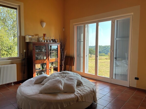 4 bedrooms, desk, iron/ironing board, travel cot