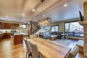 Maison (The Alders Townhomes in East Keystone) | Extérieur