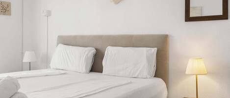 2 bedrooms, iron/ironing board, WiFi (free), bed sheets