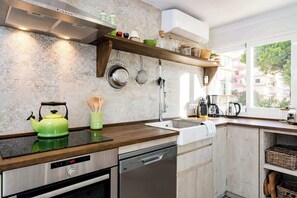 Fridge, microwave, oven, stovetop - Beachclose apt Marbella by Costarentals - M28 (Marbella)