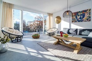 Smart TV, offices - Beachclose apt Marbella by Costarentals - M28 (Marbella)