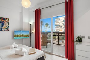 Iron/ironing board, free WiFi, bed sheets