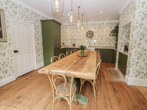 Cottage | Dining