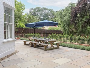 Cottage | Outdoor dining