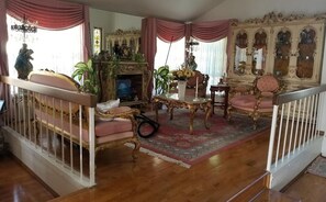 Interior - Brand new listing! Big 4 bd home-Laguna/Irvine/Disney close-Pool/views & hiking (Mission Viejo)