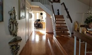 Interior - Brand new listing! Big 4 bd home-Laguna/Irvine/Disney close-Pool/views & hiking (Mission Viejo)