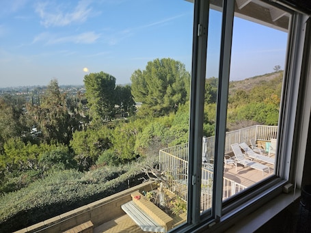 Interior. Brand new listing! Big 4 bd home-Laguna/Irvine/Disney close-Pool/views & hiking