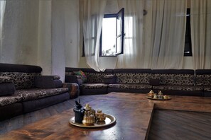 تجهيزات عازلة للصوت وواي فاي مجانًا