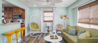 Perfect for a Getaway - Quaint Neighborhood Local to Boardwalk - Sleeps 6-10.  