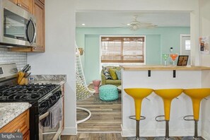 Fridge, microwave, oven, stovetop - Perfect for a Getaway - Quaint Neighborhood Local to Boardwalk - Sleeps 6-10.   (Atlantic City)