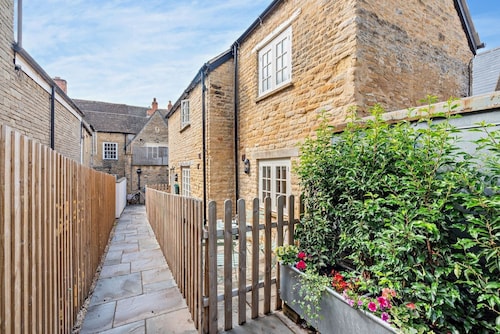 Lower Barn -  a barn conversion that sleeps 4 guests  in 2 bedrooms