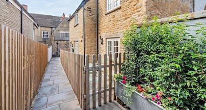 Lower Barn - a barn conversion that sleeps 4 guests in 2 bedrooms