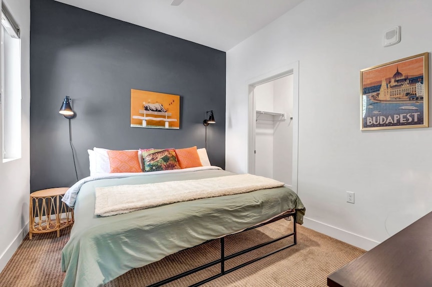 Jungle House: 2 Bed Condo W/parking & Patio - 덴버
