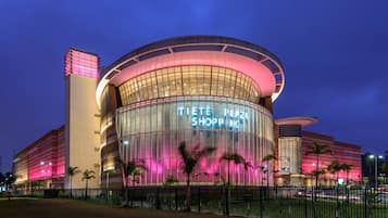 Apartamento urbano | 2 quartos, escrivaninha, ferros/tábuas de passar roupa