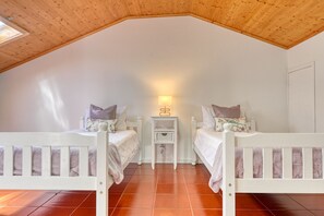 1 slaapkamer, een strijkplank/strijkijzer, gratis wifi, beddengoed