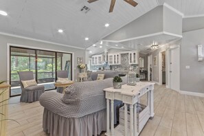 Interior - Charming 4-Bed 2.5 Bath Modern Home on 5 Acres. Pond, Trails, Wildlife. Sleeps 8 (Sanford)