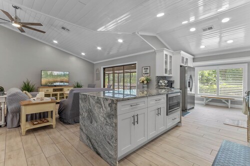 Charming 4-Bed 2.5 Bath Modern Home on 5 Acres. Pond, Trails, Wildlife. Sleeps 8