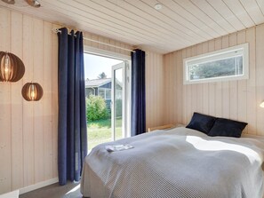 3 bedrooms, WiFi - "Josefiina" - 450m to the fjord by Interhome (Løgstør)