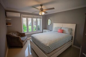 3 dormitorios, tabla de planchar con plancha, wifi gratis y ropa de cama
