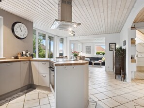 Fridge, microwave, dishwasher, cookware/dishes/utensils