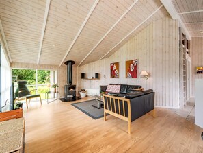 TV, peis og DVD-spiller