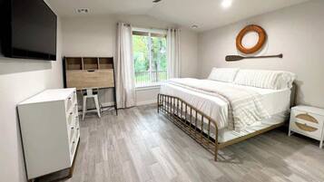 3 chambres, fer et planche à repasser