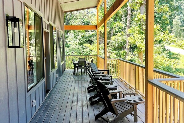 屋外ダイニングエリア