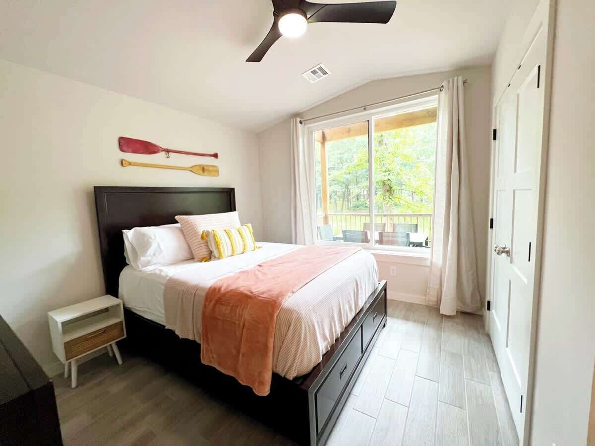 3 bedrooms, iron/ironing board