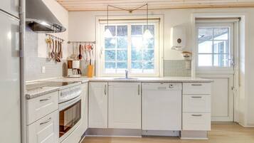 Réfrigérateur, micro-ondes, four, lave-vaisselle