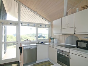 Fridge, microwave, dishwasher, cookware/dishes/utensils