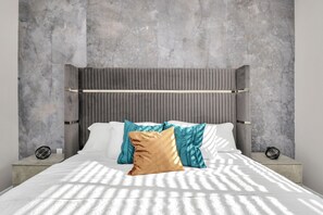 1 habitación, escritorio, tabla de planchar con plancha y wifi 