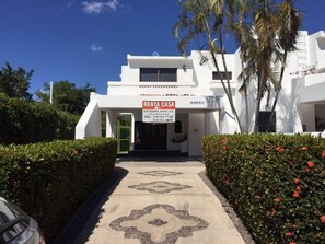 Exterior - Club Santiago- Casa Hermoso (Manzanillo)